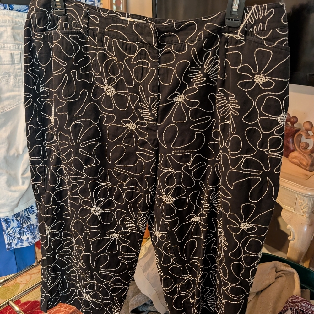 Floral Embroidered Black Crop Pants